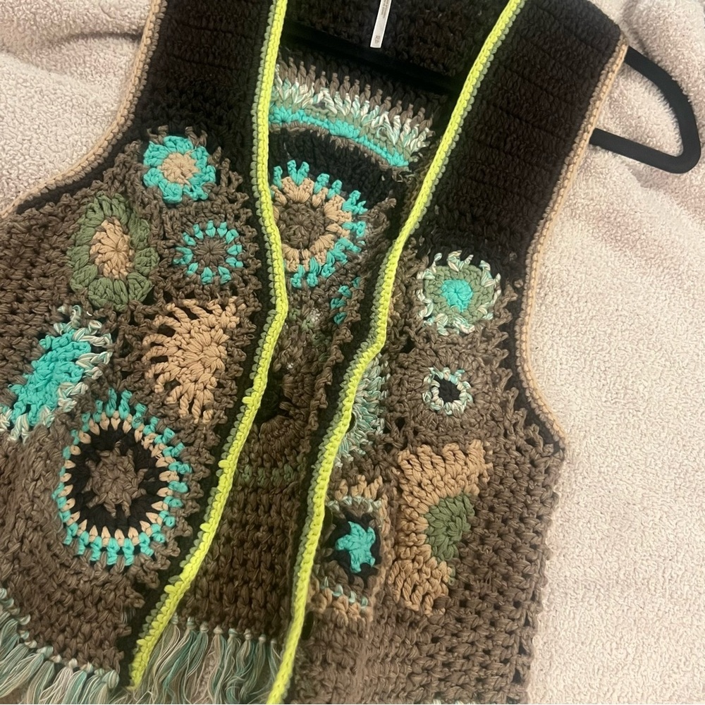 Free People Handcrafted Desert Rose Crochet Vest, NEW - Picture 7 of 14